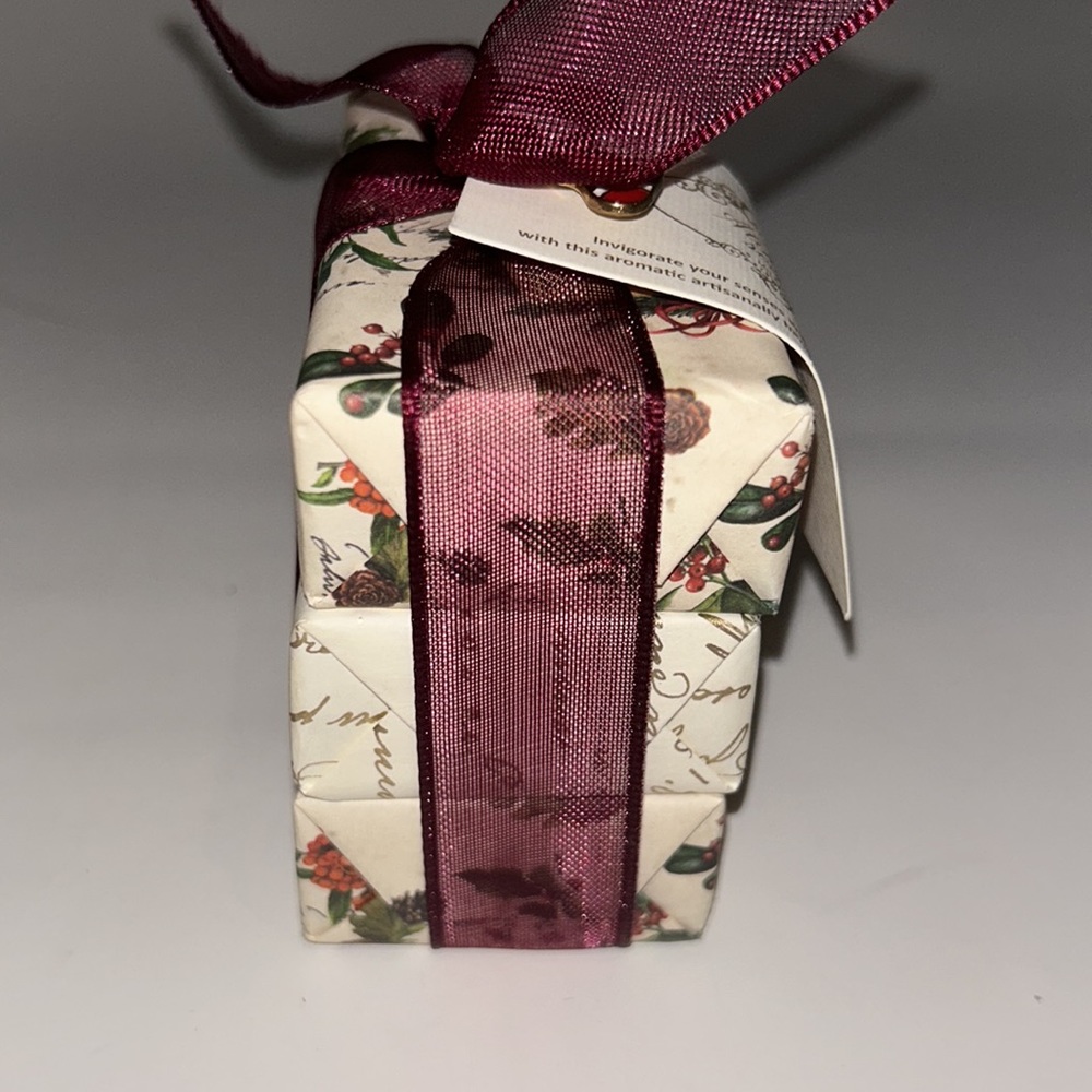 Alchimia Soap Set of Three Individually Christmas Wrapped Bars of Soap - Picture 6 of 7